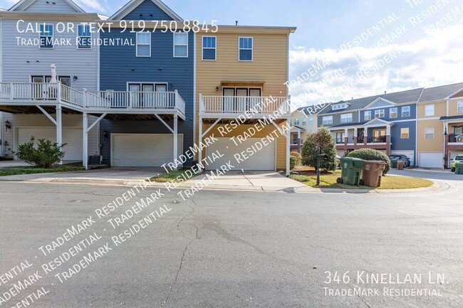 Building Photo - Spacious 4-Bedroom, 2.5-Bathroom Townhouse...