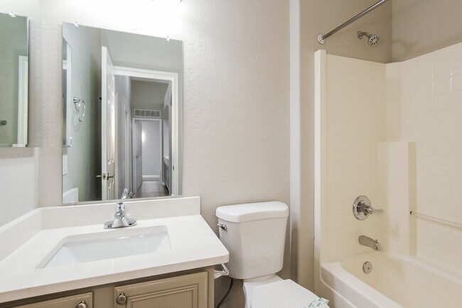 Building Photo - 15072 W Melvin St