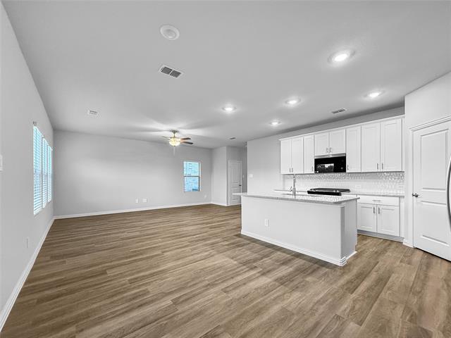 Building Photo - 209 Greenbriar Ln