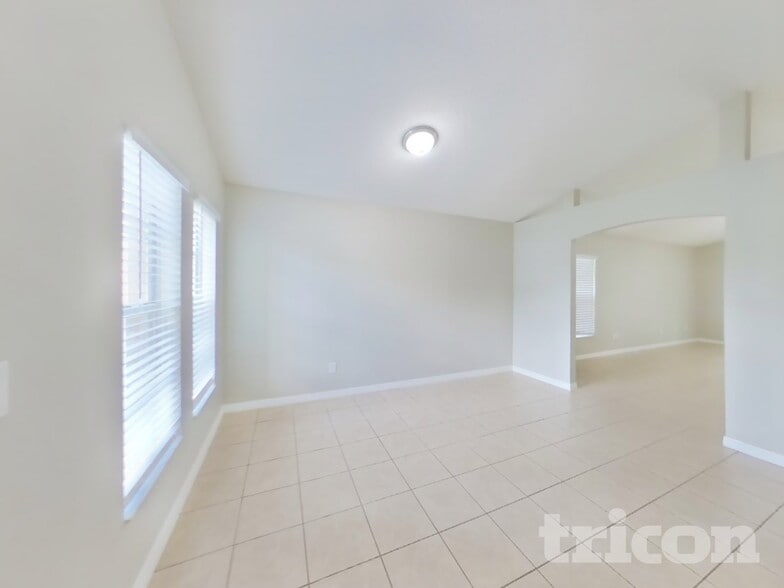 Building Photo - 133 Fern Springs St