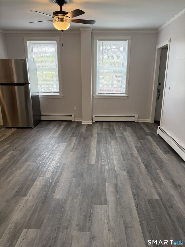 Building Photo - 192 High St