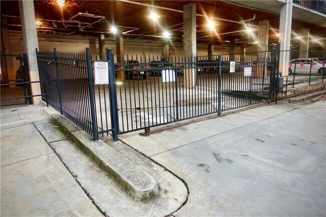 Building Photo - 3400 Malone Dr