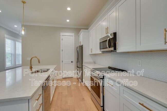 Building Photo - 606 Annex Ave