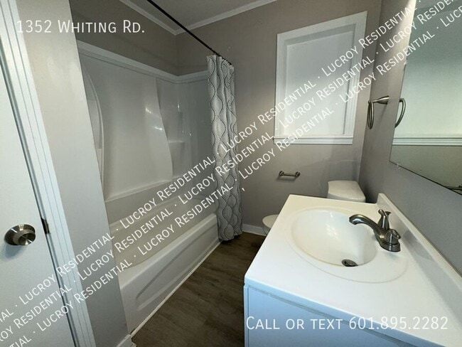 Building Photo - 1352 Whiting Rd