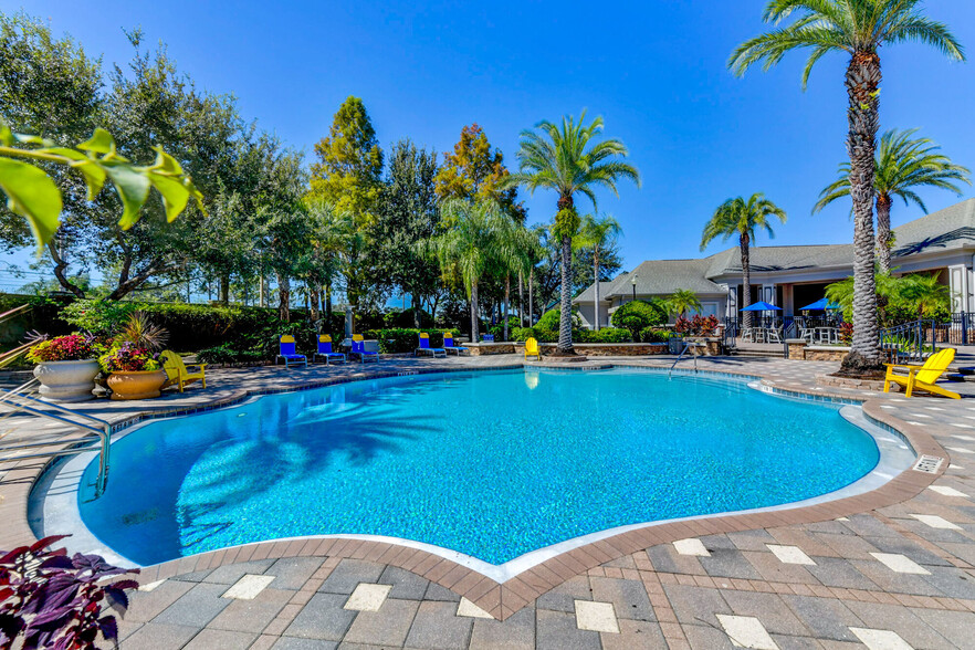 Primary Photo - Grandewood Pointe
