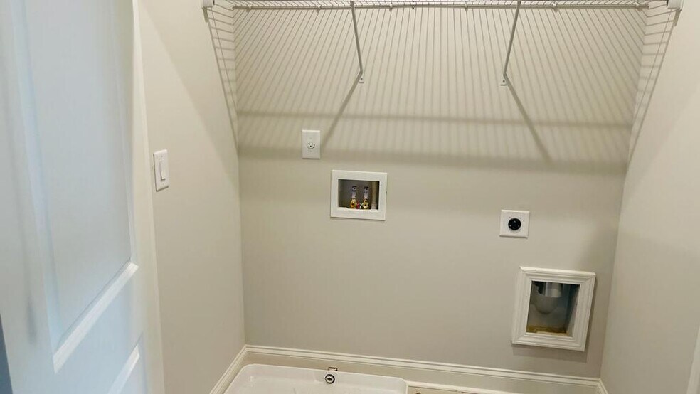 Building Photo - 161 Jameson Dr