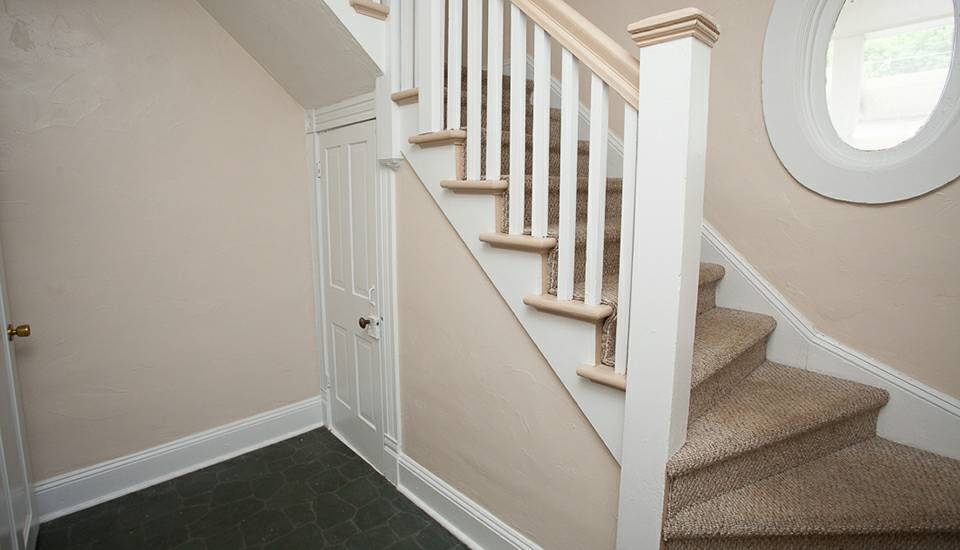 foyer - 350 collicello st