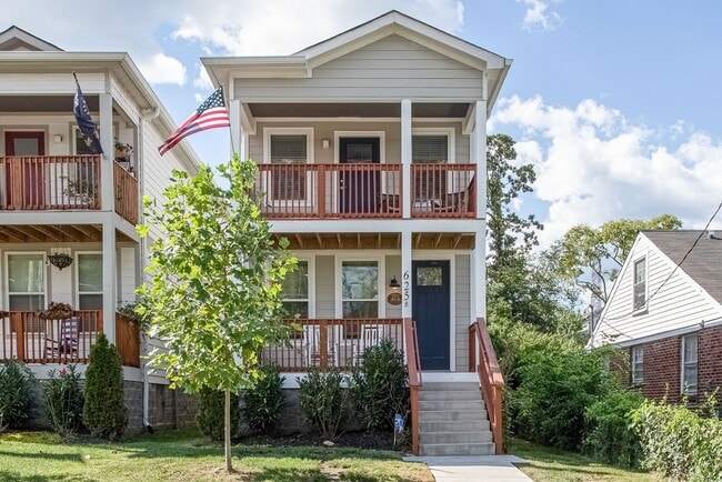 Primary Photo - Available Now! 4 Bed, 3.5 Bath, Convenient...
