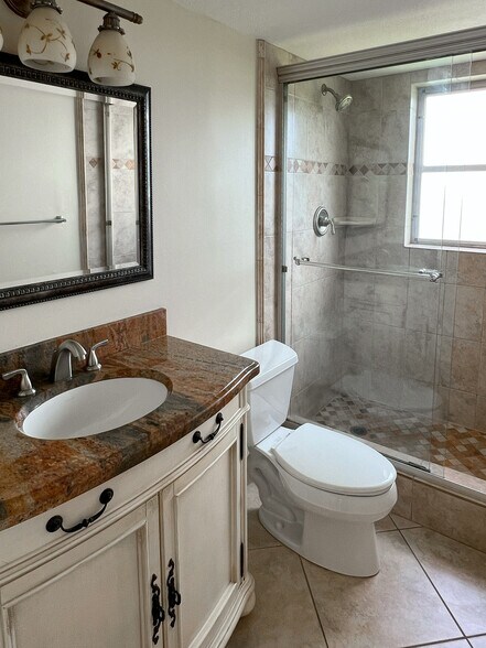 Building Photo - 3150 N Course Ln