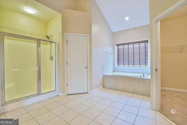 Building Photo - 7915 Green Glen Dr