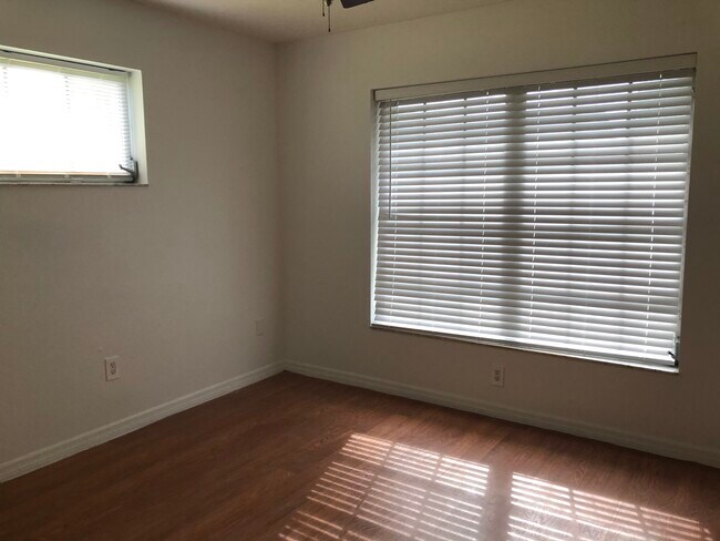 Room - 11758 SW 108th Ln