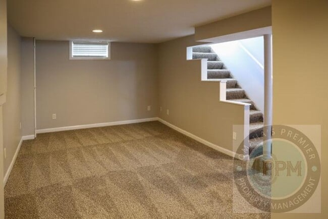 Building Photo - Move In Special  $600.00 off the Deposit!!...