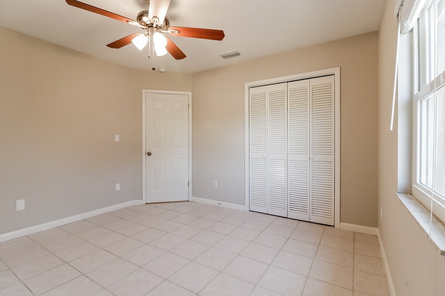 Building Photo - 15640 Little Ranch Rd