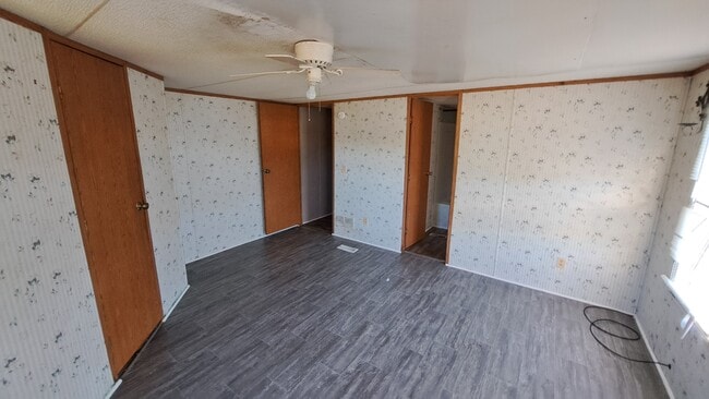 Building Photo - 672 Target Rd