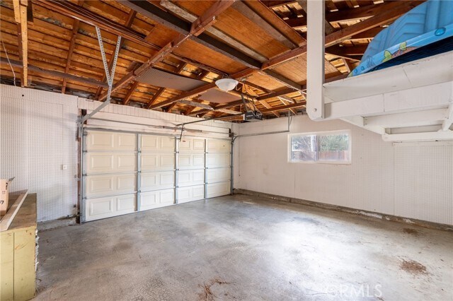 Building Photo - 2221 Palm Cir