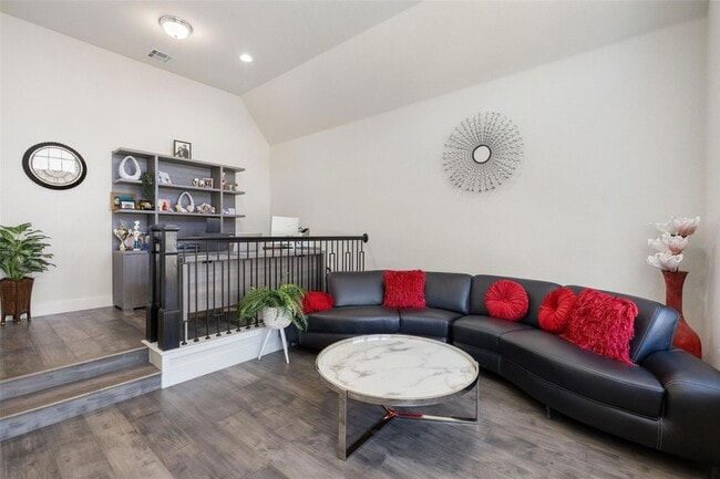 Building Photo - 16404 Horse Trap Ln