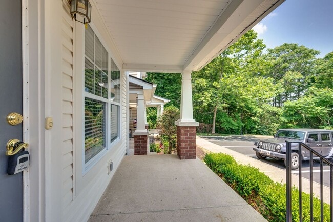 Building Photo - 209 Shadow Glen Dr