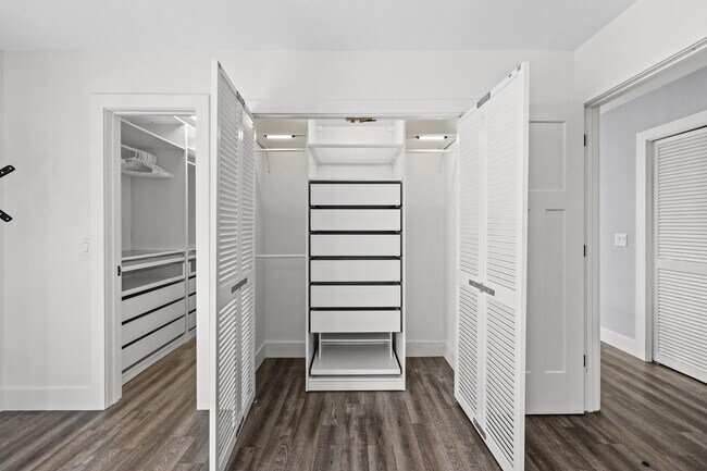 Building Photo - 13400 Bedford Mews Ct