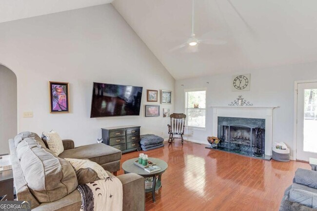 Building Photo - 3314 Banks Mountain Dr
