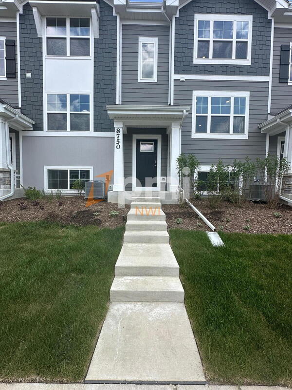 Building Photo - 8750 Clover Ln