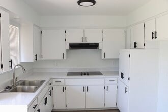 Building Photo - Urbana on Rose