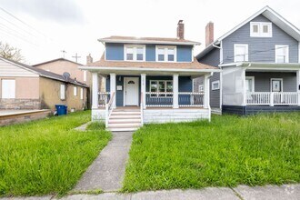 Building Photo - Beautifully Renovated 2-Bedroom Single Fam...