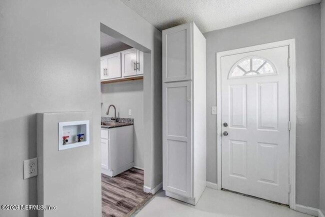 Building Photo - 1804 Cleveland St