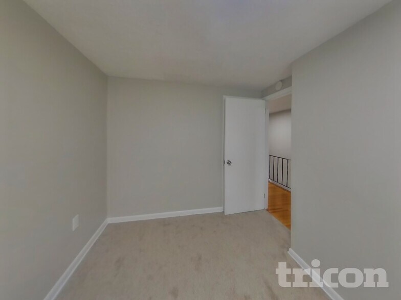 Building Photo - 1229 Tyler St