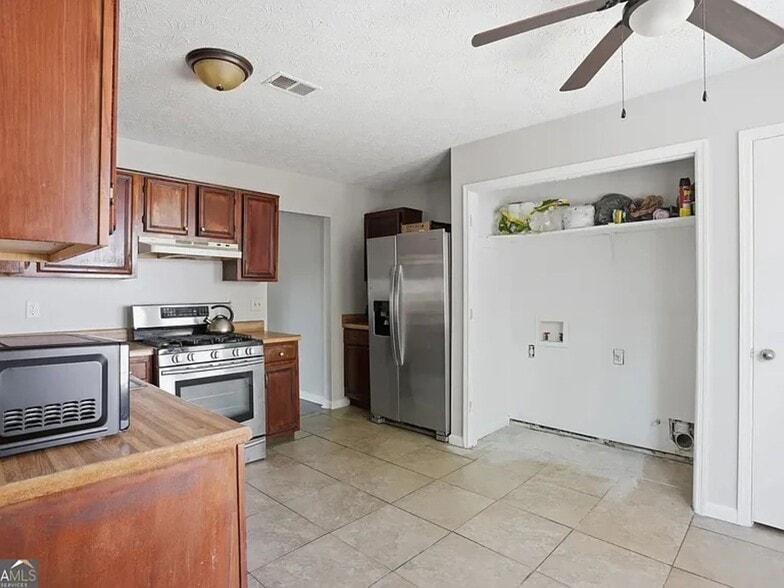 Building Photo - 5420 Forest Downs Cir