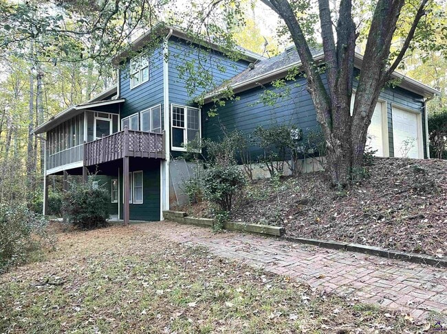 Building Photo - 136 River Knoll