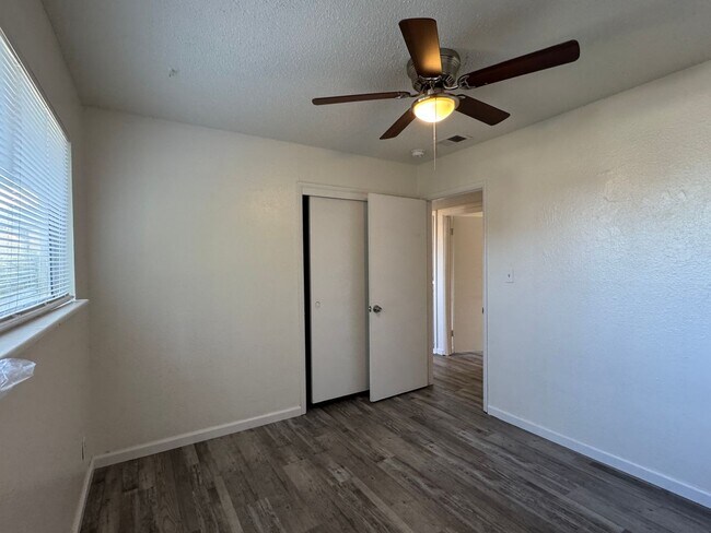 Building Photo - 309 Cordova Ln