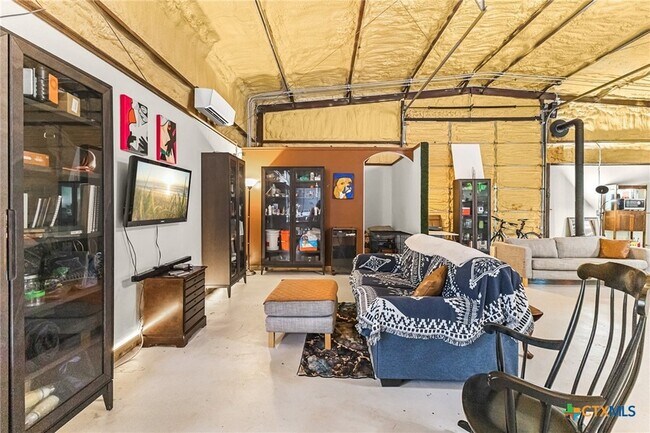 Building Photo - 218 Alexandra Ln