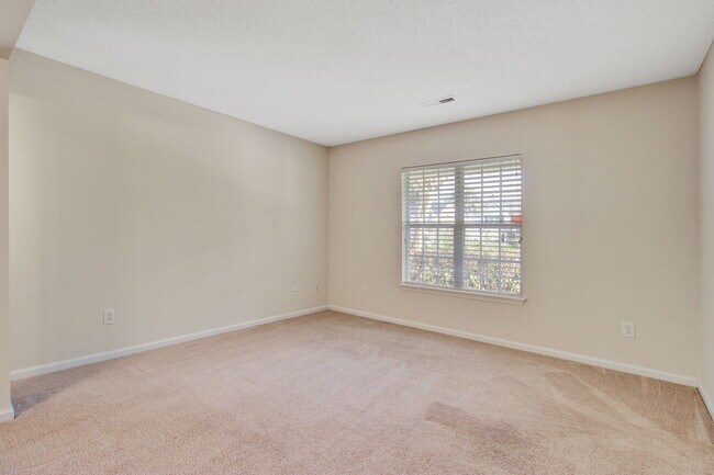 Building Photo - 5135 Ballantine Dr