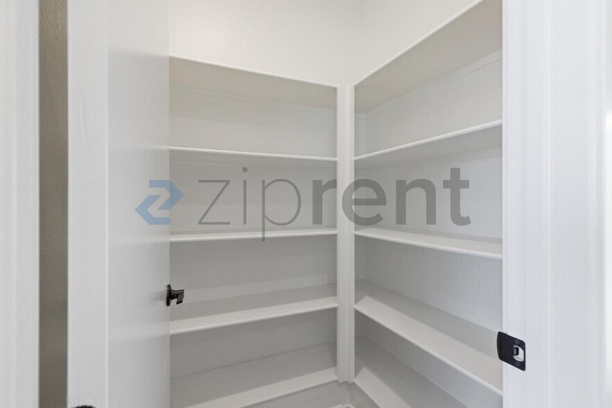 Building Photo - 75249 Buckley Dr