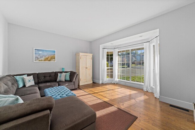 Building Photo - 8780 Harrogate Ct