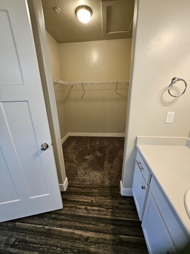 Building Photo - Gillespie