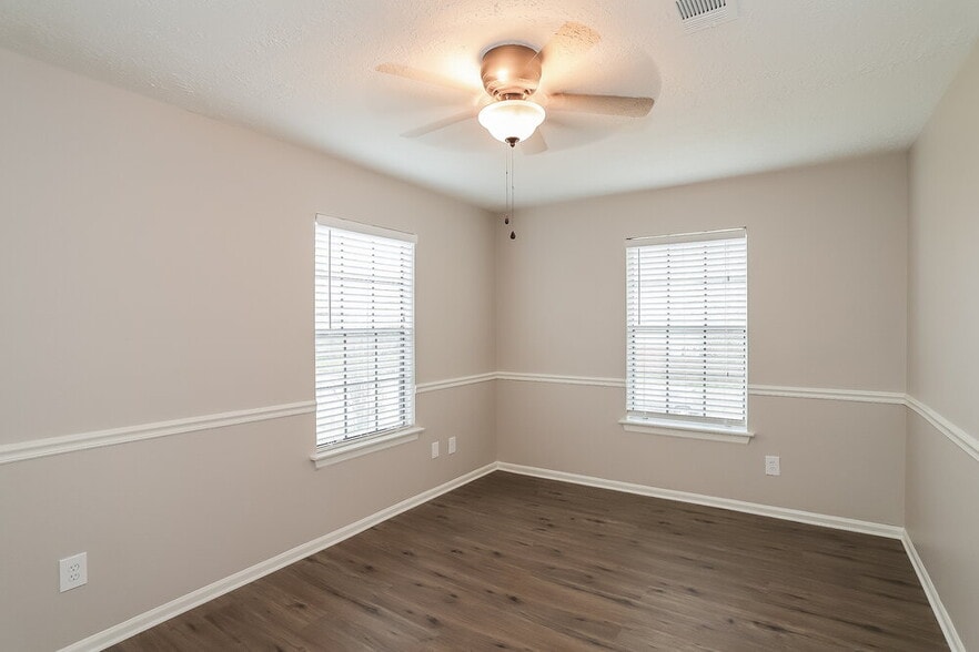 Building Photo - 1406 Mayweather Ln