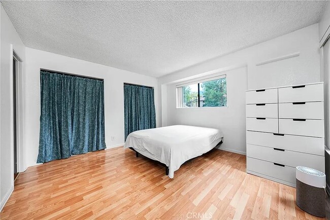 Building Photo - 10655 Lemon Ave