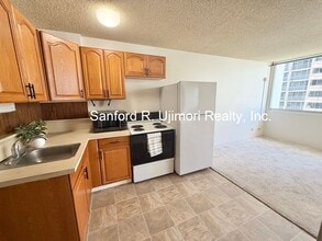 Building Photo - 1560 Kanunu St