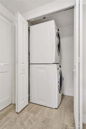 Building Photo - 251 Crandon Blvd