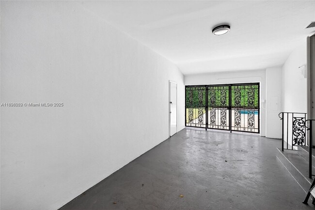 Building Photo - 839 NE 97th St