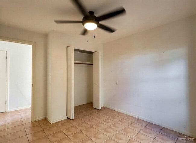 Building Photo - 11 E Cora Lee Dr