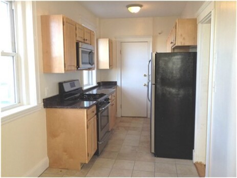 Building Photo - 203 Winthrop Rd