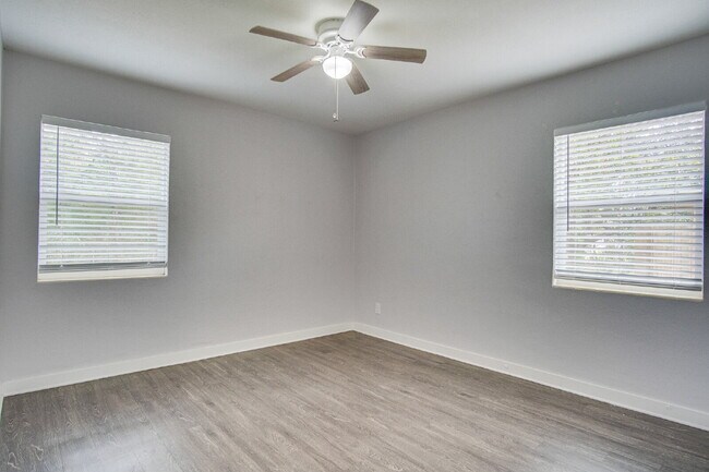 Building Photo - Updated 3-Bedroom, 2-Bath Ranch with Fenced Backyard, Carport, and Modern Kitchen