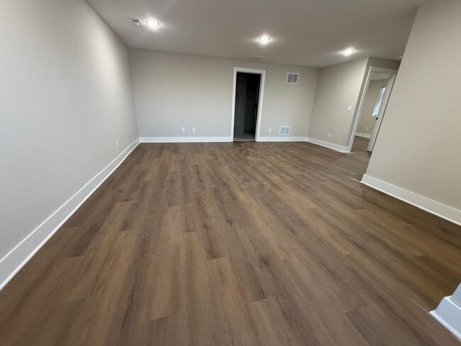 Building Photo - 9418 E Chris St