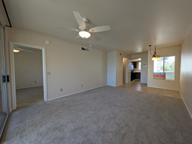 Building Photo - 2 Bedroom Condo in the Boardwalk at Anders...