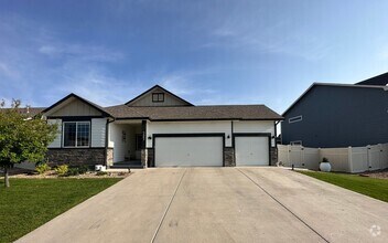 Building Photo - Spacious 3BR House in Firestone