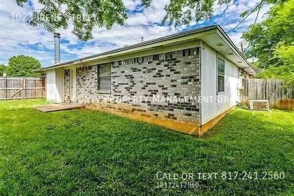 Building Photo - Available Now- Thoughtfully Updated Duplex...