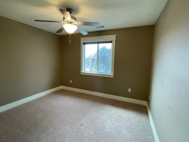 Building Photo - 2725 S Groom Way