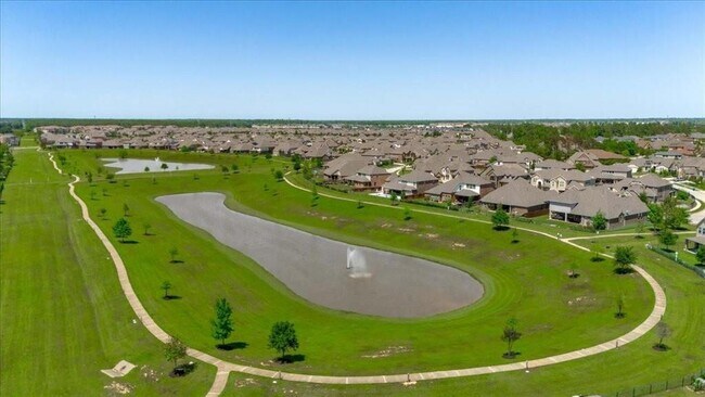 Building Photo - 21203 Bradford Grove Dr
